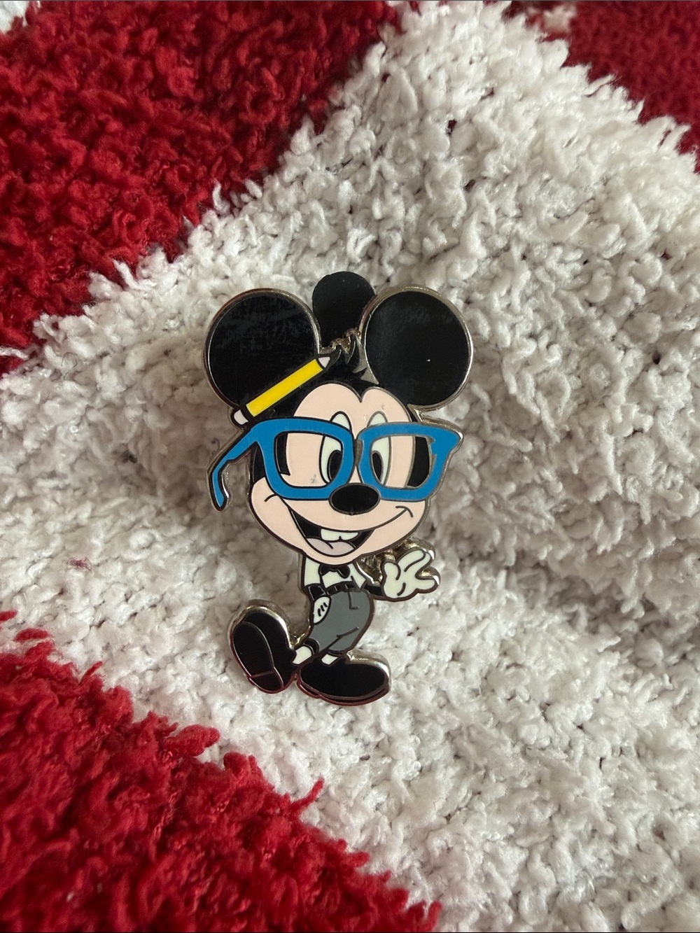 Disney Mickey Mouse Pin with Blue Glasses| nerd